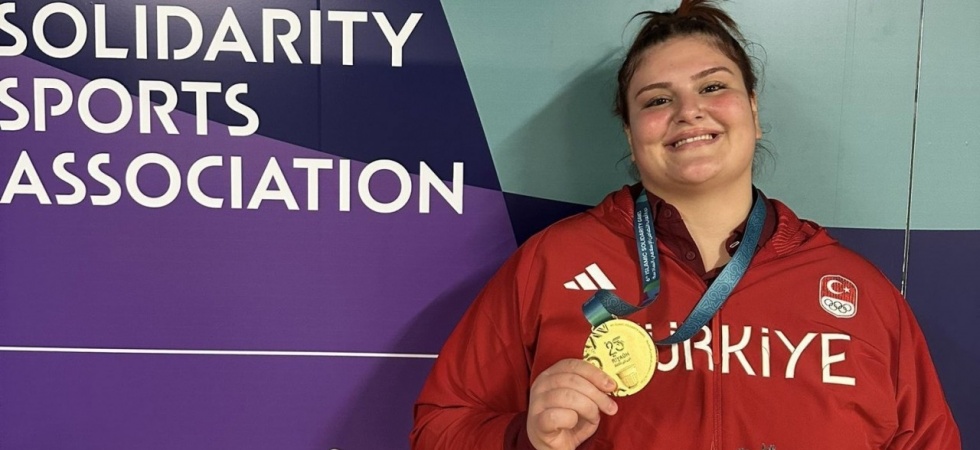 Rektör Kibar’dan judonun altın kızı Hilal Öztürk’e tebrik