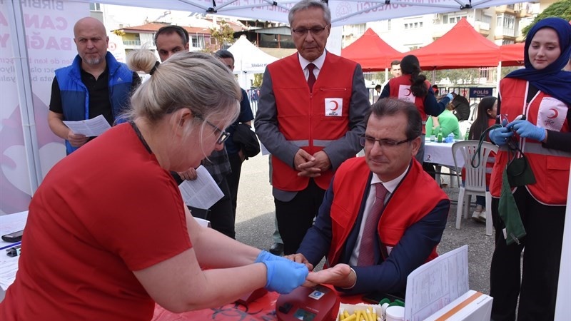 Salihli’den Kızılay’a rekor kan bağışı