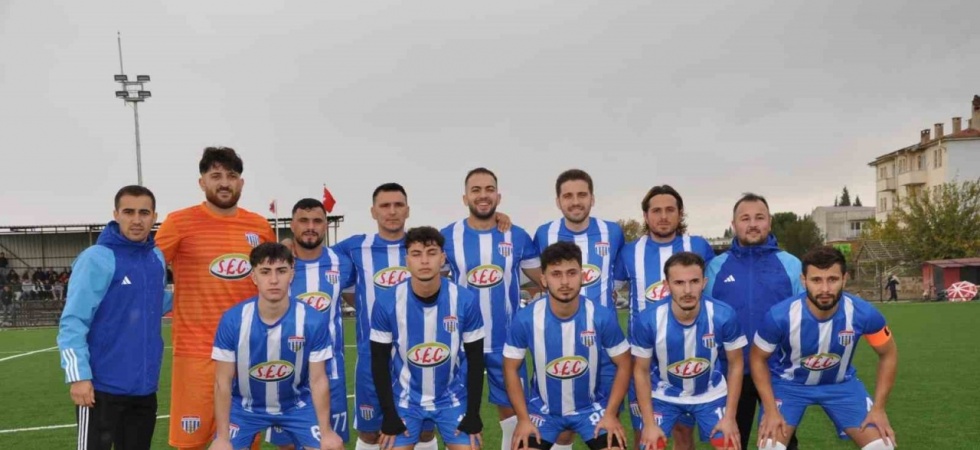 Selendi Belediyespor 3 puanı 3 golle aldı
