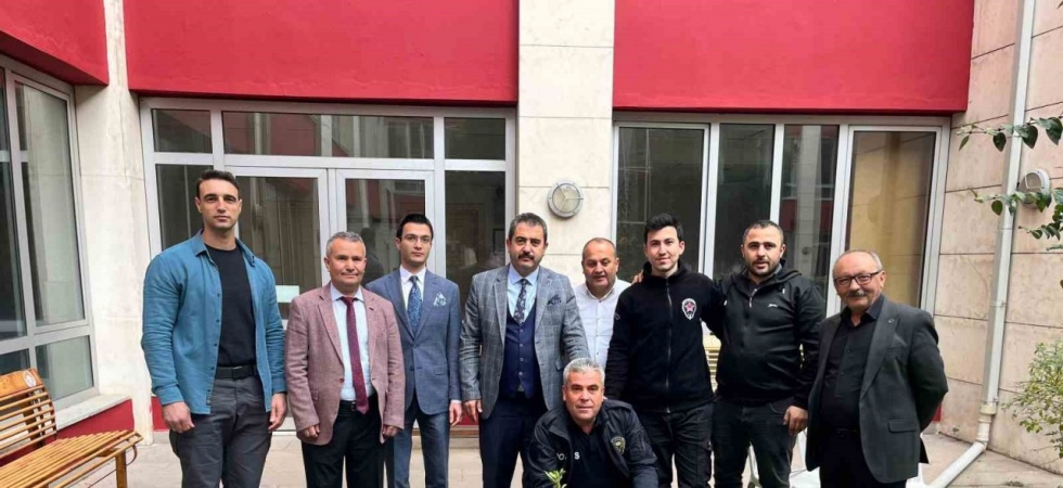 Turgutlu Adliyesinde Ağaçlandırma Çalışması