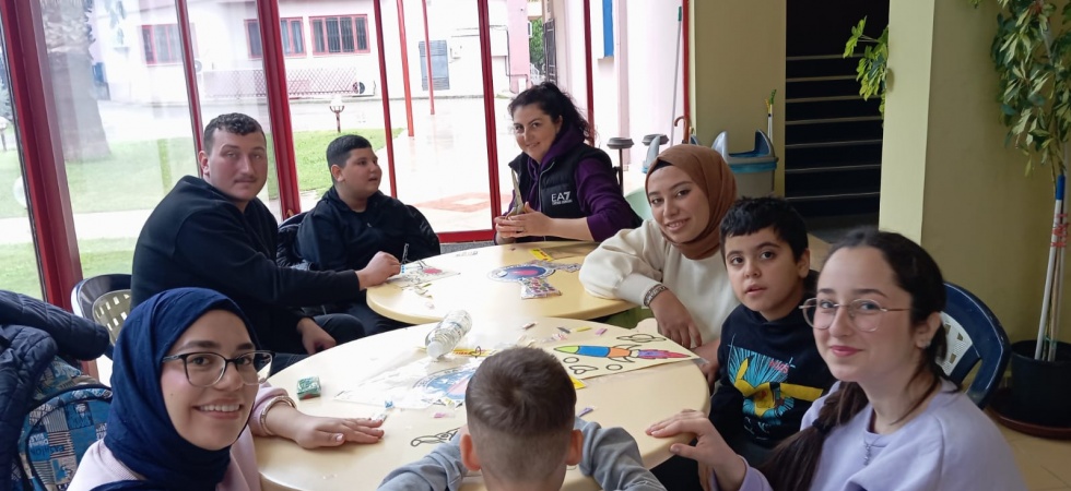 3 ARALIK DÜNYA ENGELLİLER GÜNÜNDE SİNEMA VE SANATLA OTİZME DİKKAT ÇEKİLDİ