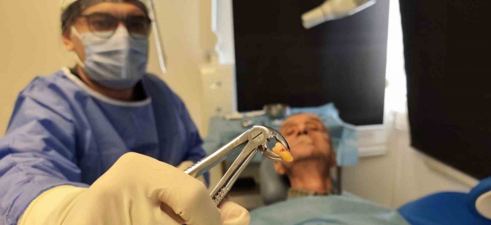 83 yaşında 20’lik dişi çıktı