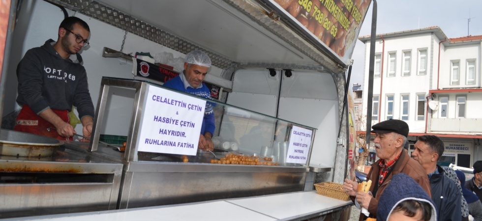 Emekli Öğretmen Emel Uysal 1000 Kişilik Lokma Döktürdü