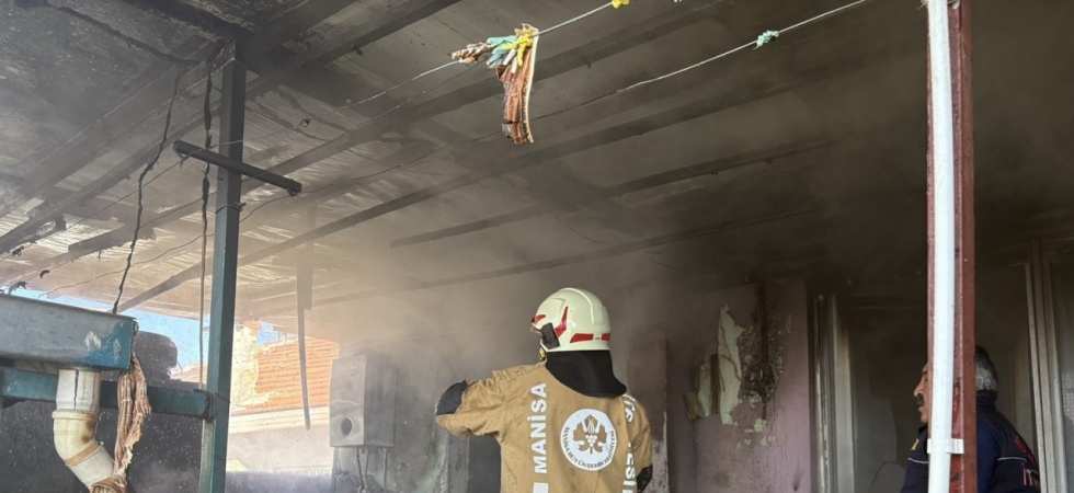 Kula’da müstakil evde çıkan yangın paniğe neden oldu