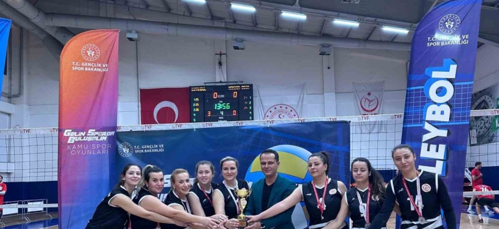Manisa GSB Kadın Voleybol Takımı Türkiye ikincisi oldu