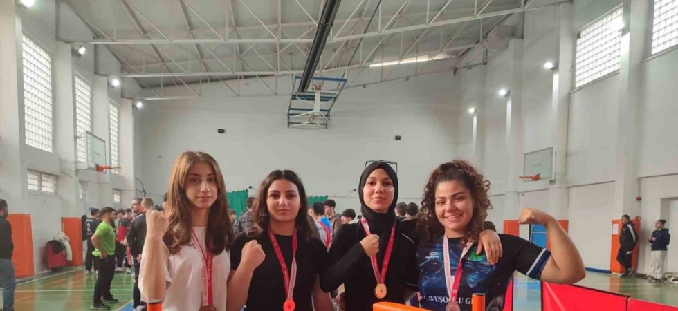 Salihlili imam hatipli kızların bileği bükülmedi