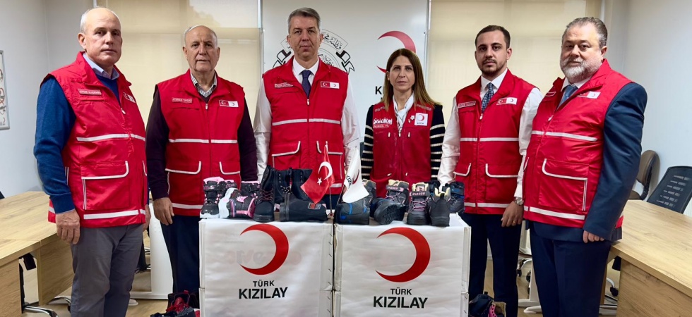 “Soğuk Hava Değil İyilik Kazansın” Türk Kızılay Manisa’dan Kışlık Ayakkabı Kampanyası