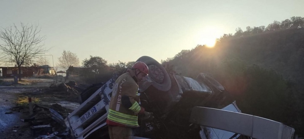 Tır kontrolden çıktı: 1 yaralı