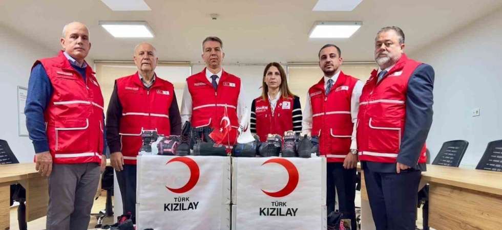 Türk Kızılay Manisa’dan kışlık ayakkabı kampanyası