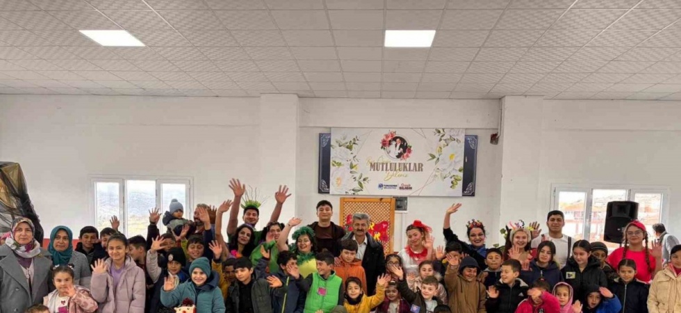 Çocuklar sağlıklı beslenmeyi tiyatroyla öğrendi