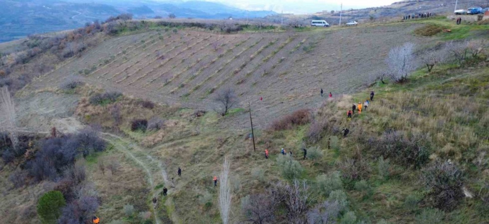 Kayıp olarak aranan kadın dere yatağında ölü bulundu