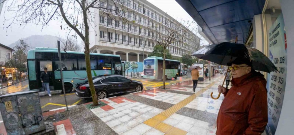 Manisa’da esnafın fırtına ve yağmurla imtihanı