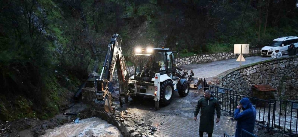 Manisa’da muhtemel taşkınlara karşı ekipler seferber oldu