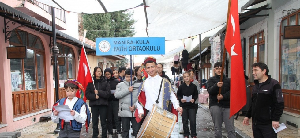 Minik davulcular mahalleleri şenlendirdi