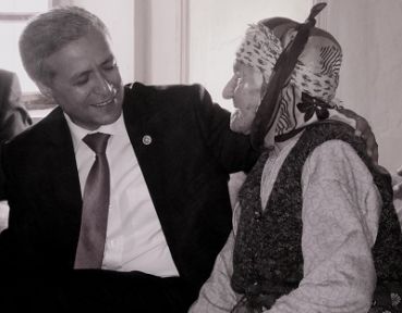 Ak Partili Yurttaş'tan 106 Yaşındaki Akrabasına Ziyaret