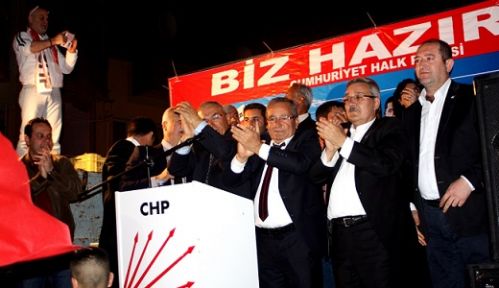 ALAŞEHİR CHP'DEN GÖVDE GÖSTERİSİ