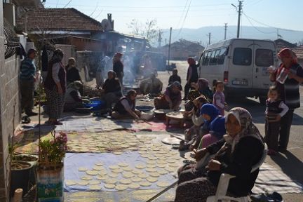 KULA'DA MAHALLELİ YAĞMUR DUASINA ÇIKTI