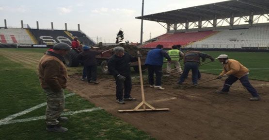 Manisa 19 Mayıs Stadı'nı Akhisar Belediyespor Onarıyor
