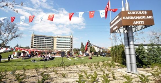 Manisa'da Çanakkale Şehitleri Anıtı Açıldı 