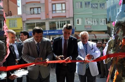 Seyyar Satıcılıktan Mağazalar Zincirine Başarı öyküsü
