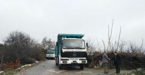 Kırkağaç’ta iki mahallenin yolu onarıldı