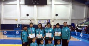 Salihli judoda madalyalarla döndü