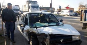 Manisa’da iki otomobil çarpıştı: 2 yaralı