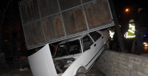 Manisa’da polis uygulamasından kaçmak isteyen sürücü kaza yaptı
