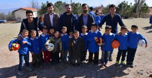 MCBÜ Öğrencilerinden Köy Okullarına Destek