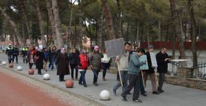 Kula’da Tıp Bayramı yürüyüşü