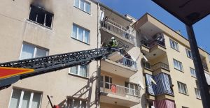 Manisa’da bir apartmanda çıkan yangında korku dolu anlar yaşandı