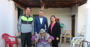 Yaşlı kadın Başkan Karaçoban’la hayata yeniden tutundu