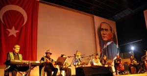 Akhisar’da gönülleri fetheden konser