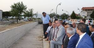 Girne Caddesi’nde dere taşkınları önleniyor