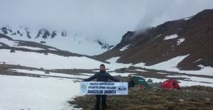 Manisalı dağcı Erciyes’in zirvesinde