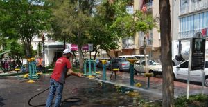 Şehzadeler’ de tozlu sokaklar yıkanıyor