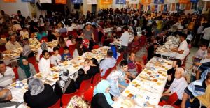 Sarıgöl AK Parti’den bin 500 kişilik iftar