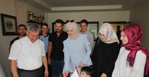 AK Parti’li gençlerden Başkan Yaralı’ya doğum günü sürprizi