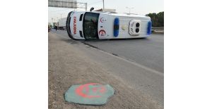 Manisa'da Feci Kaza! Ambulans devrildi!