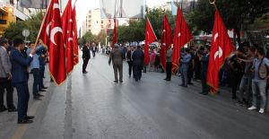 Bahçeli'ye Kılıç Hediye Edildi