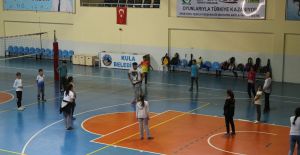 Kula'da Badminton Eğitimlerine Başlandı