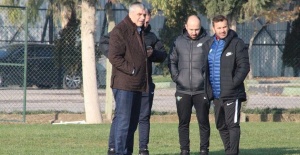 T.M. Akhisarspor Okan Buruk'la Devam Ediyor