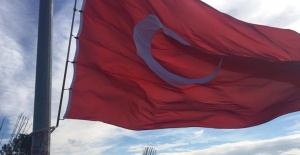 Kepenekli'de Yıpranan Türk Bayrağı Yenilendi
