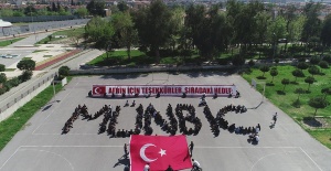 Öğrenciler Bedenleriyle Münbiç Yazdı