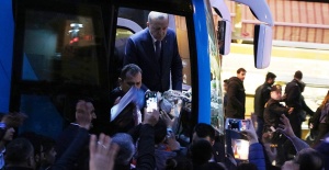 Cumhurbaşkanı Erdoğan'dan vatandaşlara çay ikramı