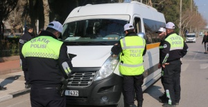 Manisa'da okul servis araçlarına ceza yağdı