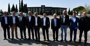 Manisa Valisi Ahmet Deniz, Akhisarspor’un 49. yılını kutladı