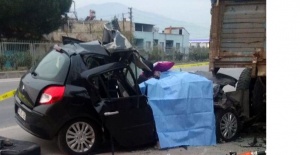 Manisa'ya vatani görevini yapmak için gelirken kaza yaptılar: 2 ölü