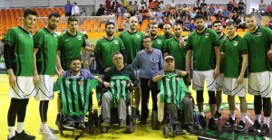 Akhisar Belediyespor yarı finalde
