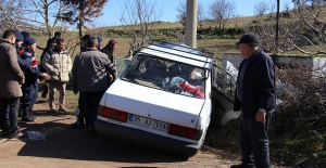 Kontrolden çıkan otomobil elektrik direğine çarptı: 1 ağır yaralı